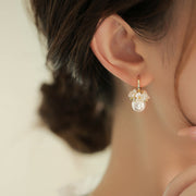 ピアス フープピアス 両耳用 レディース アクセサリー ラインストーン フェイクパール フラワー 清楚 かわいい 上品 高級感