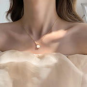 ネックレス レディース 女性用 アクセサリー 首飾り 貝殻風 四角 スクエア おしゃれ シンプル 上品 きれいめ 可愛い プレゼント 贈り物 ゴールドカラー