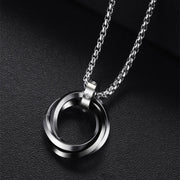 ネックレス ペンダント メンズ アクセサリー 3連 トリプル リング 男性用 おしゃれ カッコいい かっこいい 首飾り シンプル スタイリッシュ チェーン 存在感 ギフト プレゼント 贈り物 カジュアル デイリー 普段使い レディース ユニセックス 男女兼用