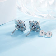 ピアス スタッドピアス レディース 女性 アクセサリー 小ぶり 小さめ フラワー お花 ラインストーン キラキラ シルバーカラー きれいめ お洒落 おしゃれ かわいい 普段使い デイリー お出かけ 耳飾り ギフト プレゼント 婦人用