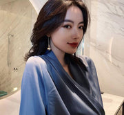 スタッドピアス レディース 女性用 アクセサリー フェイクパール 揺れる ロング チェーン ゴールドカラー 大粒 一粒 高見え 上品 エレガント カジュアル おしゃれ キュート 大人可愛い かわいい 存在感 耳飾り 普段使い 婦人 普段使い ファッション小物 プレゼント 贈り物 ギフト 誕生日 記念日 お出かけ プチギフト ホワイト 白 レッド 赤  パーティー 2次会 結婚式 フォーマル