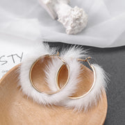 ピアス フープピアス リングピアス レディース 女性 アクセサリー フェイクファー ふわふわ かわいい お洒落 耳飾り ファッション小物 プレゼント ギフト