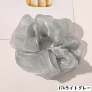 シュシュ ヘアゴム レディース ヘアアクセサリー 髪飾り 髪留め まとめ髪 大きめ ボリューム ビッグ オーガンジー 光沢感 透け感 無地 シンプル 上品 カジュアル ヘアレンジ デイリー 普段使い かわいい おしゃれ 大きい 大ぶり 存在感 アズキ ピンク グレー ブラック ベージュ ゴールドカラー イエロー ラベンダー パープル オレンジ ローズ