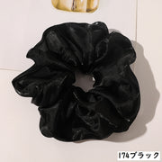 シュシュ ヘアゴム レディース ヘアアクセサリー 髪飾り 髪留め まとめ髪 大きめ ボリューム ビッグ オーガンジー 光沢感 透け感 無地 シンプル 上品 カジュアル ヘアレンジ デイリー 普段使い かわいい おしゃれ 大きい 大ぶり 存在感 アズキ ピンク グレー ブラック ベージュ ゴールドカラー イエロー ラベンダー パープル オレンジ ローズ