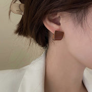 スタッドピアス レディース アクセサリー 女性用 スクエア 四角 長方形 ひねり U字 ツヤ感 おしゃれ かわいい 大人上品 きれいめ フェミニン エレガント スタイリッシュ お出かけ デート カジュアル デイリー 婦人用