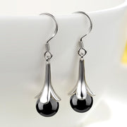 ピアス フックピアス アクセサリー レディース 両耳用 銀色 レッド 黒 ボール ビーズ 揺れる ゆらゆら 可愛い シンプル おしゃれ ギフト 記念日 誕生日 プレゼント 贈り物 ファッション小物 女性用 婦人用 女の子