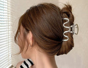ヘアクリップ バンスクリップ レディース 女性 ヘアアクセサリー 髪留め 髪飾り クネクネ シンプル まとめ髪 ヘアアレンジ ゴールドカラー シルバーカラー おしゃれ かわいい ファッション小物