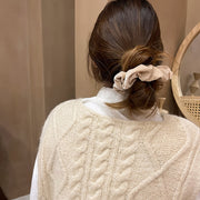 シュシュ ヘアゴム 髪ゴム 髪留め レディース 女性 ヘアアクセサリー ファッション雑貨 大きめ 太め ベロア調 無地 ブラック ブラウン ベージュ シック フェミニン シンプル ガーリー 可愛い キュート おしゃれ ライトフォーマル