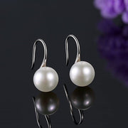 ピアス フックピアス レディース 女性 アクセサリー 小ぶり 一粒 フェイクパール パール調 シルバーカラー ゴールドカラー シンプル 定番 上品 お洒落 大人可愛い お出かけ フォーマル パーティ 普段使い デイリー 耳飾り ファッション小物 婦人用 プレゼント ギフト