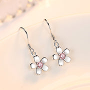 フックピアス レディース アクセサリー ラインストーン 桜 サクラ さくら 花 フラワー 上品 華奢 カジュアル シンプル かわいい 揺れる デイリー プレゼント ギフト 贈り物 お祝い 記念日 誕生日 デート 女子会 パーティー 入学 卒業 結婚式 お呼ばれ お出かけ 普段使い おしゃれ きれいめ OL オフィス フェミニン エレガント 大人女子 シルバーカラー