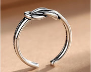 オープンリング 指輪 リング レディース アクセサリー ファッションリング プレゼント シンプル クロス 結び目 ノット Cリング シルバーカラー 普段使い おしゃれ 女性 彼女 妻 嫁 大人女子 婦人 ガールズ ギフト 贈り物 母の日 ホワイトデー クリスマス