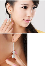 ピアス レディース アクセサリー フックピアス 女性用 ラインストーン 揺れる ボール 2連 おしゃれ 華やか キラキラ ギフト プレゼント