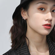 フープピアス レディース リングタイプ アクセサリー シルバーカラー シンプル ワンタッチ キャッチ一体型 サークル おしゃれ かわいい ギフト プレゼント 贈り物 お出かけ お呼ばれ カジュアル デイリー 女性用 男性用 ユニセックス お揃い ペア 婦人用 ファッション小物 ホワイト ブラック