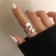 指輪 オープンリング レディース 女性 アクセサリー ロール ツイスト シルバーカラー ごつめ 存在感 大きめ 大きい 上品 お洒落 可愛い シンプル プレゼント フリーサイズ 調節可能 カジュアル