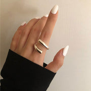 指輪 オープンリング レディース 女性 アクセサリー ロール ツイスト シルバーカラー ごつめ 存在感 大きめ 大きい 上品 お洒落 可愛い シンプル プレゼント フリーサイズ 調節可能 カジュアル