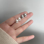 スタッドピアス キャッチピアス レディース アクセサリー 耳飾り フェイクパール ラインストーン シンプル 丸型 パール調 女性用 婦人用 上品 おしゃれ プレゼント 贈り物 ギフト 誕生日 記念日