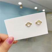 スタッドピアス 3ペアセット アクセサリー レディース 女性用 ファッション小物 小ぶり 小さめ ラインストーン フェイクパール ボール 惑星 土星 プラネット シンプル かわいい おしゃれ 上品 プレゼント ギフト 誕生日 記念日 デイリー 普段使い 通勤 通学 オフィス