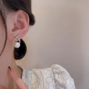 スタッドピアス レディース 女性 アクセサリー ファッション雑貨 大きめ クロス 交差 フェイクパール ホワイト ゴールドカラー シンプル 華やか かわいい エレガント フェミニン プレゼント ギフト