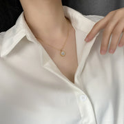 ネックレス アクセサリー レディース 女性用 ゴールドカラー 円形 かわいい おしゃれ シンプル 小さめ ギフト 記念日 誕生日 プレゼント 贈り物 デート 女子会 パーティー お呼ばれ ファッション小物 婦人用 女の子 金色
