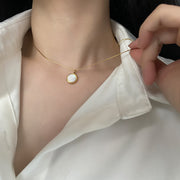 ネックレス アクセサリー レディース 女性用 ゴールドカラー 円形 かわいい おしゃれ シンプル 小さめ ギフト 記念日 誕生日 プレゼント 贈り物 デート 女子会 パーティー お呼ばれ ファッション小物 婦人用 女の子 金色