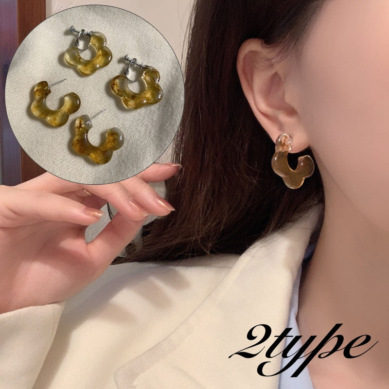 スタッドピアス イヤリング レディース 女性 アクセサリー マーブル調 透明 クリア アクリル お花 ふわらー シンプル おしゃれ 大人可愛い 普段使い お出かけ ギフト プレゼント 婦人用 春 夏 かわいい 大人女子