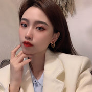 スタッドピアス イヤリング レディース 女性 アクセサリー マーブル調 透明 クリア アクリル お花 ふわらー シンプル おしゃれ 大人可愛い 普段使い お出かけ ギフト プレゼント 婦人用 春 夏 かわいい 大人女子