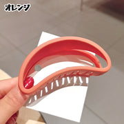 バンスクリップ ヘアクリップ レディース 女性 ヘアアクセサリー ファッション雑貨 半円形 三日月型 無地 ブラック ピンク ブルー シンプル かわいい キュート カジュアル ポップ ガーリー