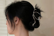 バンスクリップ ヘアクリップ レディース 女性 婦人 ヘアアクセサリー まとめ髪 髪留め ヘアアレンジ ウェーブ クロス 大きめ 単色 無地 シンプル かわいい おしゃれ 上品 きれいめ お出かけ 通勤 プレゼント ギフト フォーマル 銀色 金色