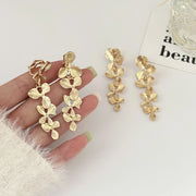 イヤリング スタッドピアス レディース アクセサリー 耳飾り 揺れる 大きめ リーフ 金色 おしゃれ プレゼント ギフト 誕生日