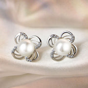 ピアス スタッドピアス レディース 女性 アクセサリー フラワーモチーフ お花 フェイクパール ラインストーン キラキラ シンプル エレガント おしゃれ 上品 かわいい ギフト プレゼント 婦人用 ファッション小物