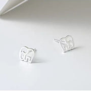 スタッドピアス アクセサリー レディース 女性用 ファッション小物 シルバーカラー ゾウ 象 エレファント おしゃれ かわいい 小ぶり プレゼント ギフト 誕生日 記念日