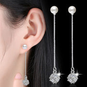 ピアス スタッドピアス ロングピアス 耳飾り 両耳用 レディース 女性 アクセサリー ラインストーン フェイクパール チェーン 揺れる ファッション小物 きれいめ 上品 ゆらゆら きらきら シンプル ナチュラル かわいい おしゃれ お出かけ パーティ ギフト プレゼント 記念日 誕生日 銀色