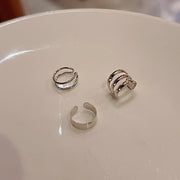 イヤーカフ イヤークリップ 3点セット レディース 女性 アクセサリー 重ねつけ シンプル 上品 おしゃれ かわいい ゴールドカラー シルバーカラー ブラック ギフト プレゼント 贈り物 ファッション小物 婦人用