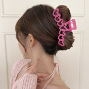 ヘアクリップ バンスクリップ レディース ヘアアクセサリー ハート くり抜き 単色 髪留め 髪飾り まとめ髪 ヘアアレンジ おしゃれ お出かけ カジュアル 普段使い デイリー 女性用