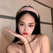 カチューシャ レディース 女性 ヘアアクセサリー ファッション雑貨 布張り 無地 オフホワイト ブラック ブラウン カーキ シンプル カジュアル シック フェミニン ガーリー かわいい キュート ライトフォーマル