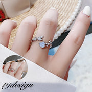 指輪 オープンリング レディース 女性 アクセサリー ラインストーン キラキラ フラワー お花 フリーサイズ 可愛い おしゃれ 上品 大人女子 デート 記念日 誕生日 パーティー 2次会 贈り物 ギフト プレゼント お出かけ ファッション小物