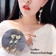 フープピアス レディース アクセサリー 耳飾り リングピアス フェイクパール ラインストーン チェーン 3連 揺れる フラワー 女性 可愛い おしゃれ ファッション小物 記念日 誕生日 贈り物 プレゼント ギフト パーティー 華やか