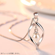 ペンダントトップ ペンダントヘッド チャーム レディース 女性 ウェーブ ダイヤ型 フェイクパール シルバーカラー シンプル かわいい キュート エレガント ウェーブ 捻り プレゼント ギフト