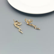 スタッドピアス ピアス アシンメトリー 両耳用 レディース 女性 アクセサリー 耳飾り 蝶々 リボン ラインストーン 華奢 かわいい おしゃれ きれいめ 上品 キラキラ お出かけ プレゼント ギフト 金色 銀色