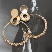 スタッドピアス キャッチピアス レディース アクセサリー 耳飾り 3連 大きめ 揺れる サークル 円形 ゴールドカラー ファッション小物 おしゃれ ギフト 記念日 誕生日 贈り物 プレゼント パーティー 二次会 外出 お出掛け
