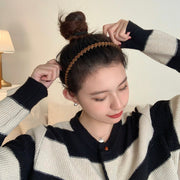 カチューシャ コーム付き ベロア調 ヘアアクセサリー レディース 女性用 髪留め 髪飾り ヘアアレンジ 無地 洗顔 メイク 可愛い おしゃれ 上品 綺麗 婦人用 ファッション小物 黒 ワイン ブラウン