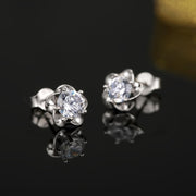 ピアス 両耳用 スタッドピアス アクセサリー レディース 女性 婦人 ラインストーン 花 フラワー 華奢 シンプル かわいい おしゃれ ギフト プレゼント 贈り物 ファッション雑貨