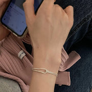 ブレスレット レディース アクセサリー チェーン シルバーカラー 結び目 ノット 華奢 細身 細い 細め 上品 おしゃれ シンプル サイズ調整可能 プレゼント ギフト 贈り物 ビジネス 仕事 普段使い クリスマス プレゼント 誕生日 母の日 メタル 金属