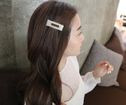 パッチン留め ヘアピン 髪留め レディース 女性 ガールズ 女の子 ヘアアクセサリー パール風 フェイクパール スクエア 前髪どめ 横髪どめ 髪飾り ヘアアレンジ 可愛い おしゃれ 華やか デザイン豊富 普段使い お出かけ
