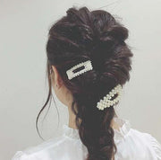 パッチン留め ヘアピン 髪留め レディース 女性 ガールズ 女の子 ヘアアクセサリー パール風 フェイクパール スクエア 前髪どめ 横髪どめ 髪飾り ヘアアレンジ 可愛い おしゃれ 華やか デザイン豊富 普段使い お出かけ