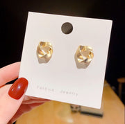 ピアス レディース ゴールドカラー おしゃれ シンプル かわいい ツイストピアス 耳飾り ファッション小物 プレゼント 両耳