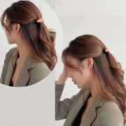 バレッタ ヘアクリップ 髪留め レディース ヘアアクセサリー まとめ髪 艶消し マット ヒョウ柄 シンプル ヘアアレンジ 無地 単色 三日月型 くすみカラー グリーン ブルー ピンク グレー