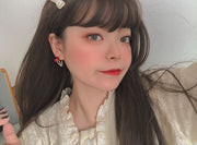 スタッドピアス レディース 女性用 アクセサリー チューリップモチーフ ゴールドカラー ナチュラル かわいい 存在感 カジュアル おしゃれ 耳飾り 普段使い 婦人 ファッション小物 プレゼント 贈り物 ギフト 誕生日 記念日 お出かけ