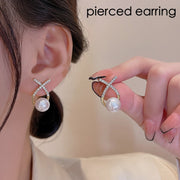 ピアス スタッドピアス レディース 女性 アクセサリー クロス フェイクパール ラインストーン おしゃれ 上品 大人可愛い 普段使い お出かけ ギフト プレゼント 婦人用
