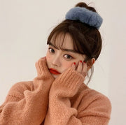 ヘアアクセサリー シュシュ風 パッチンブレス ブレスレット レディース 女性 婦人用 フェイクファー ふわふわ もこもこ ヘアアレンジ ワンタッチ キュート かわいい アクセント くすみカラー 贈り物 プレゼント
